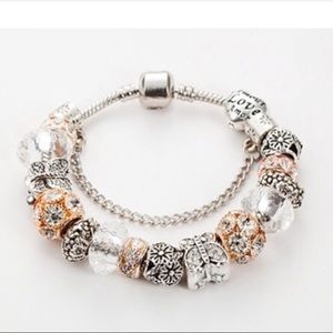 🌟Stunning High Quality Charm Bracelet🌟